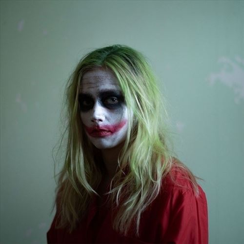 Itken Jos Mua Huvittaa cover art