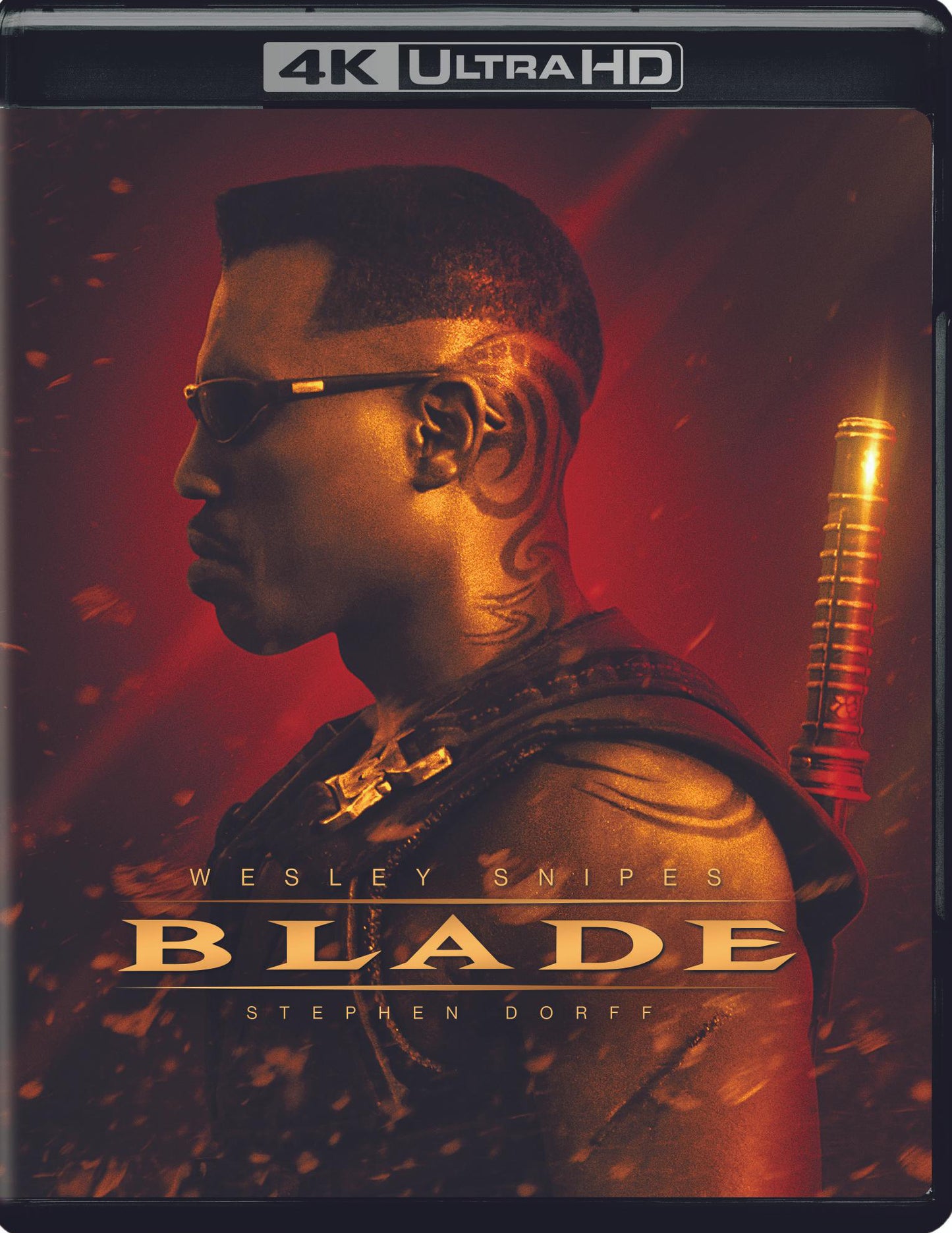 Blade [4K Ultra HD Blu-ray/Blu-ray] cover art